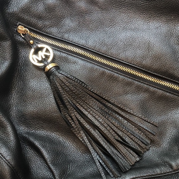 MICHAEL MICHAEL KORS BLACK PEBBLE LEATHER CHARM TASSEL HOBO SHOULDER BAG EUC - Picture 3 of 16